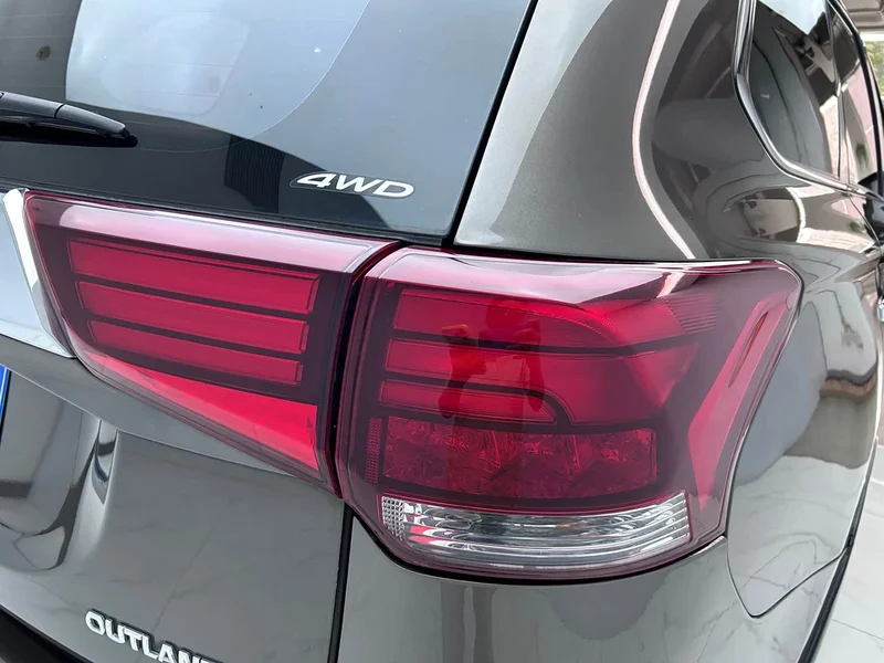 Mitsubishi Outlander — фото 23