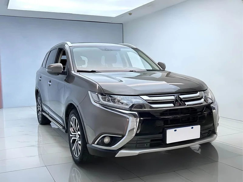 Mitsubishi Outlander — фото 3
