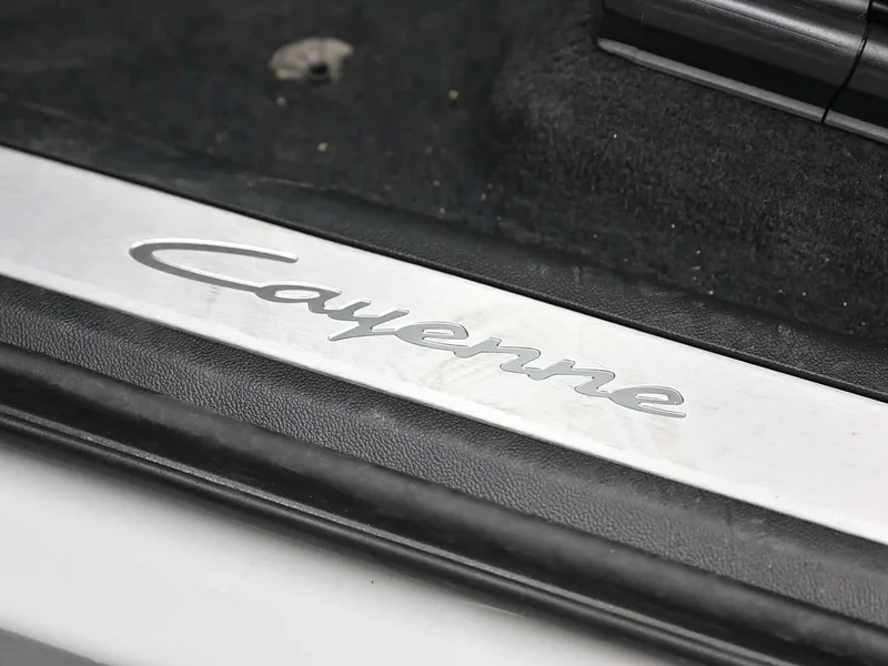 Porsche Cayenne — фото 15