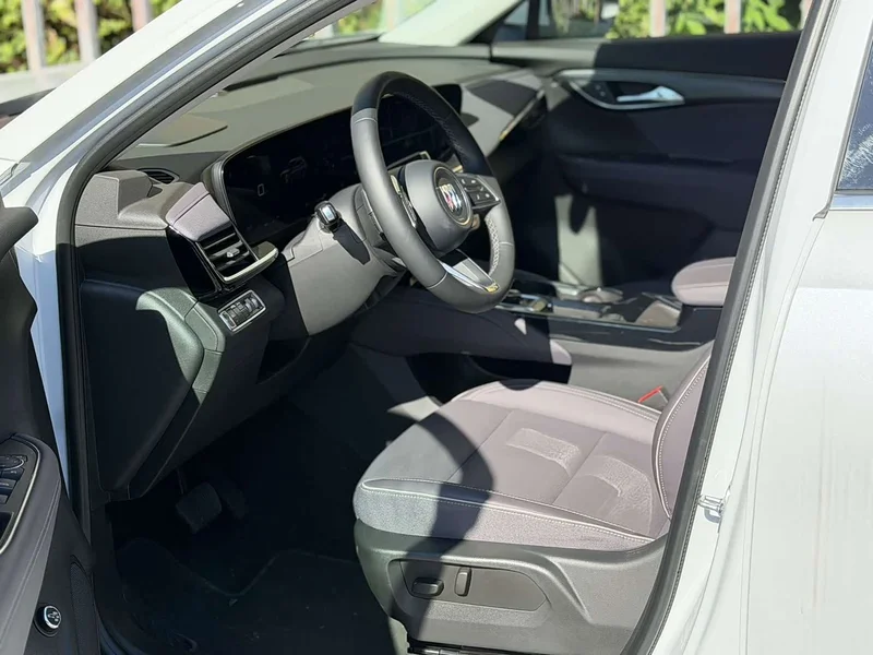 Buick Envision Plus — фото 4