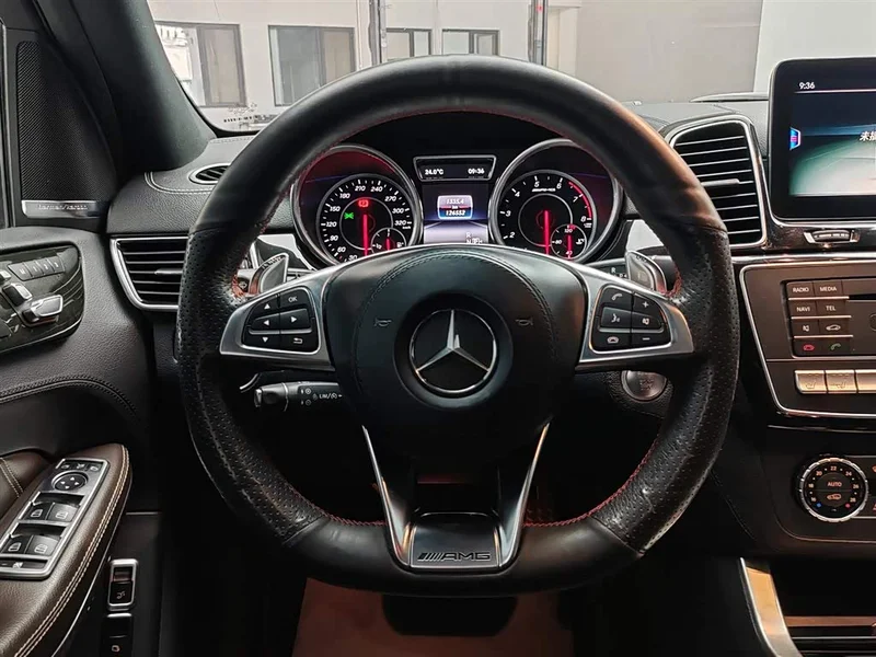 Mercedes-Benz GLS AMG — фото 13