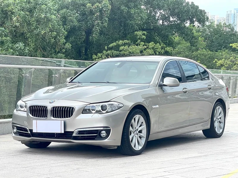 BMW 5-Series — фото 1