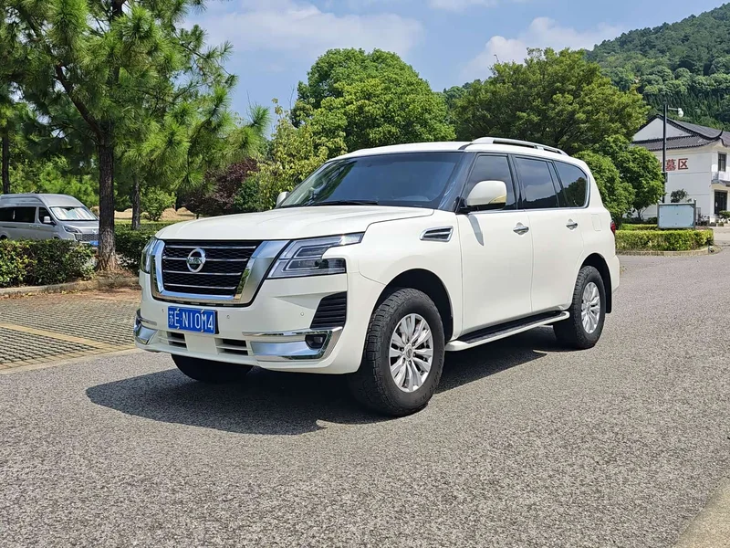 Nissan Patrol — фото 1