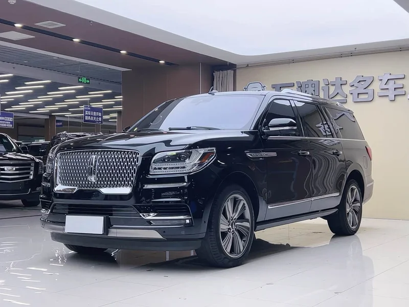 Lincoln Navigator — фото 1