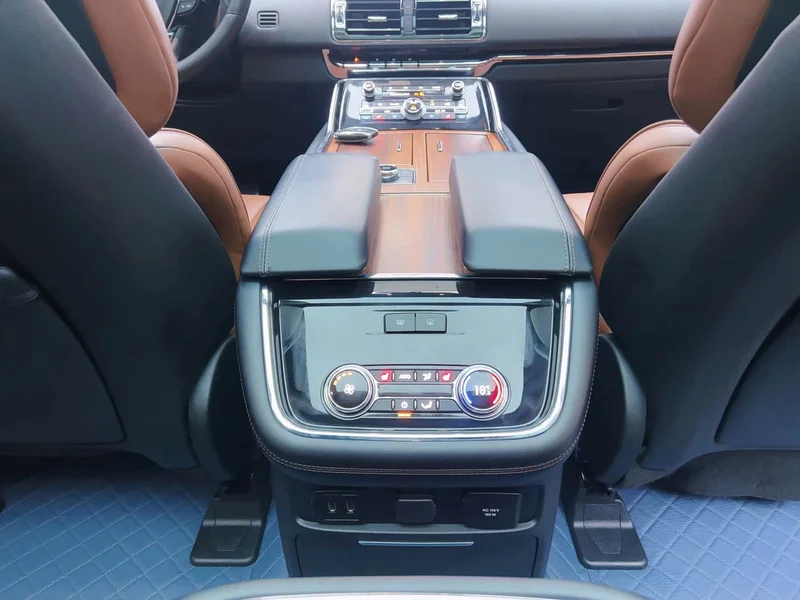 Lincoln Navigator — фото 16