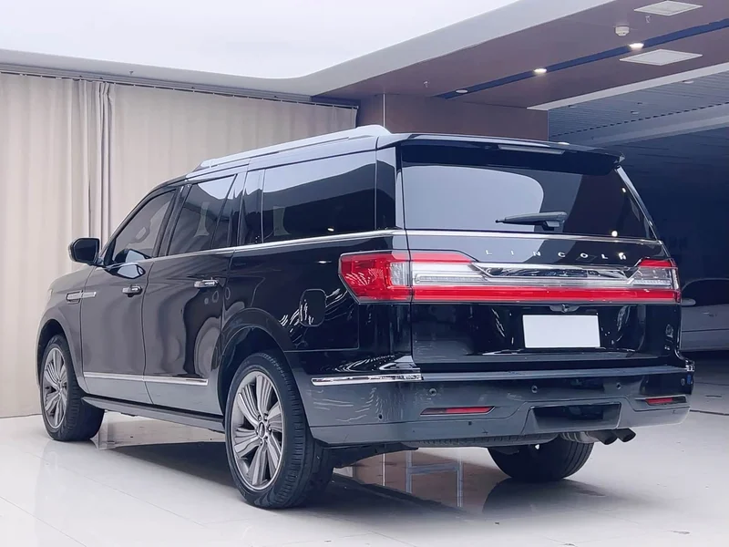 Lincoln Navigator — фото 18
