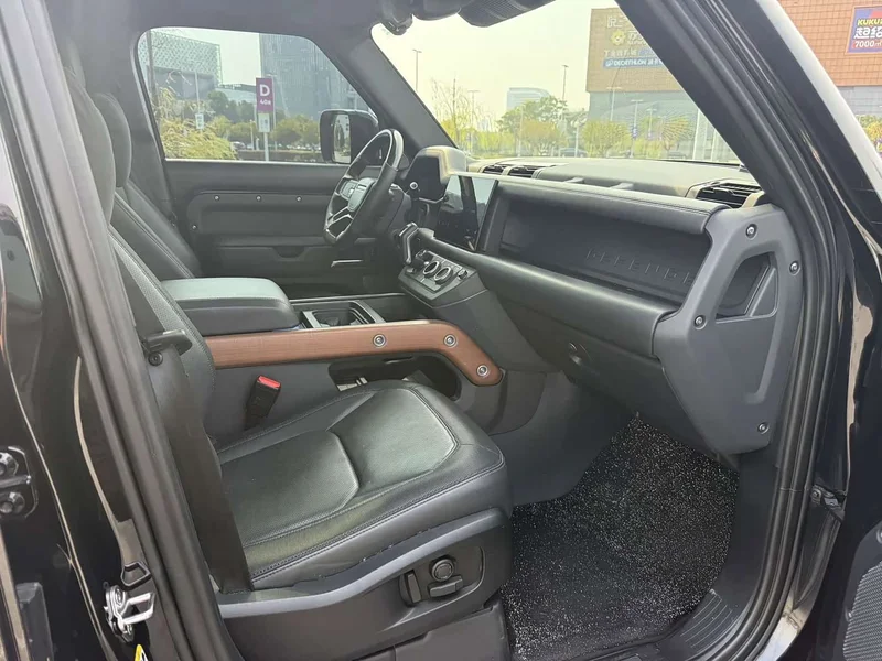 Land Rover Defender — фото 11