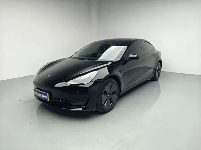 Tesla Model 3 — фото 1