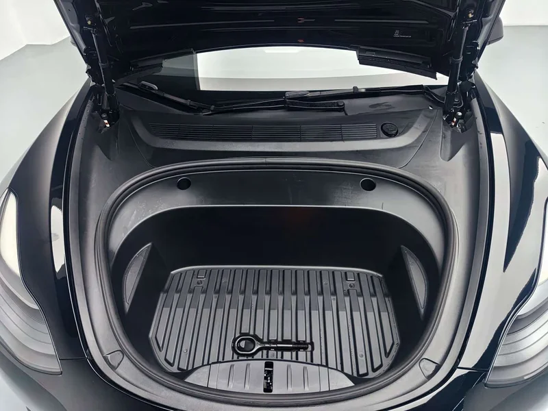 Tesla Model 3 — фото 4