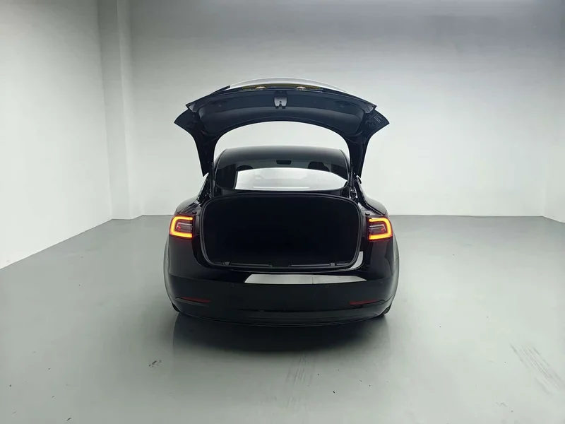 Tesla Model 3 — фото 7