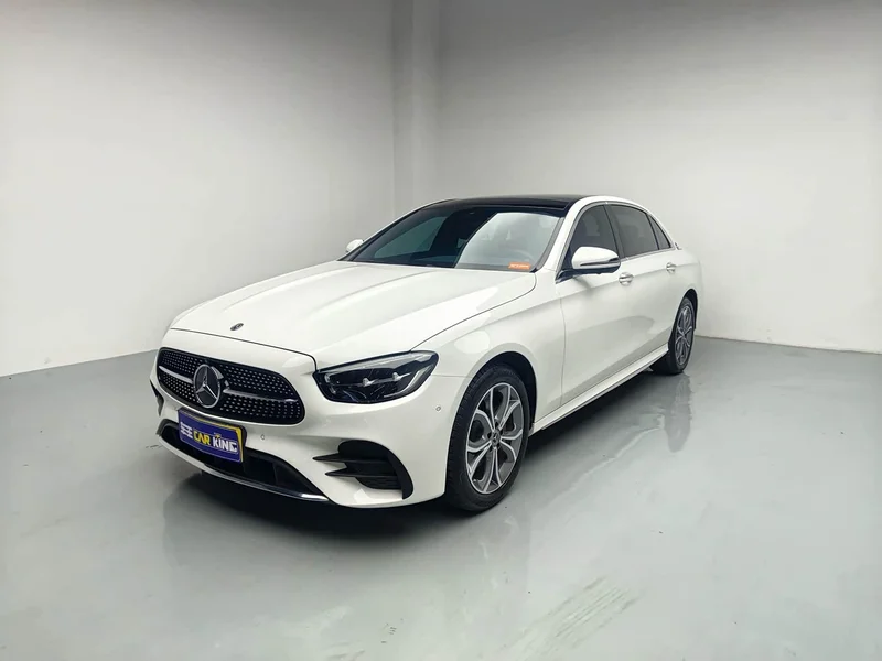 Mercedes-Benz E-Class — фото 1