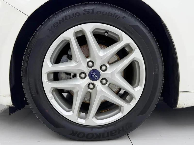 Ford Mondeo — фото 19