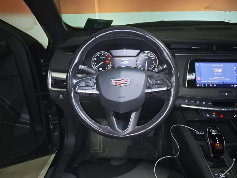 Cadillac XT4 — фото 11
