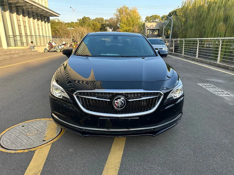 Buick LaCrosse — фото 2
