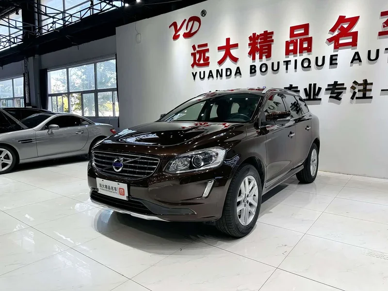 Volvo XC60 — фото 1