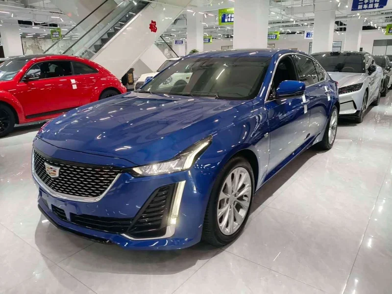 Cadillac CT5 — фото 1