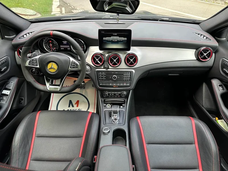 Mercedes-Benz GLA AMG — фото 10