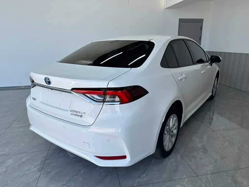 Toyota Corolla — фото 4