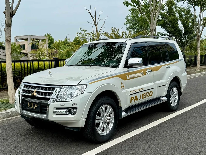 Mitsubishi Pajero (Imported) — фото 2