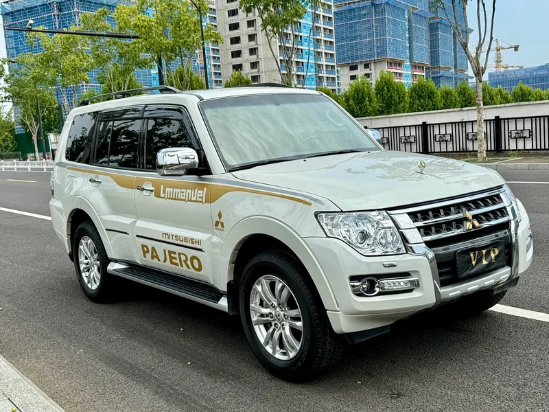 Mitsubishi Pajero (Imported) — фото 3