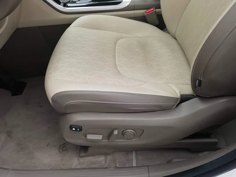 Kia Carnival — фото 18