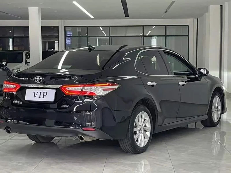 Toyota Camry — фото 8