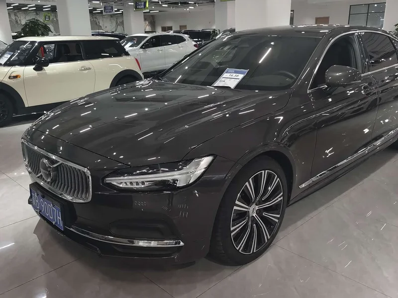 Volvo S90 — фото 1