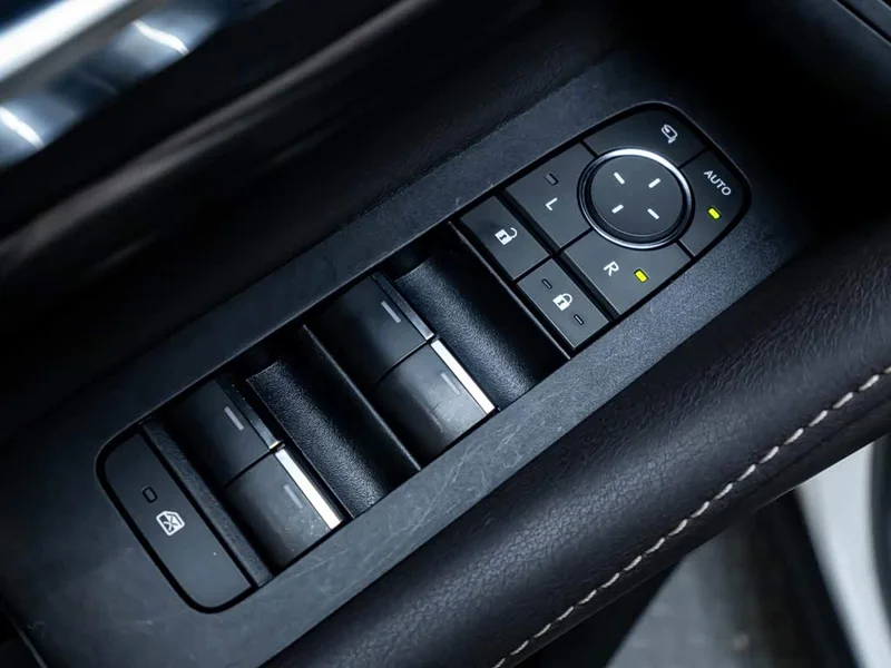 Toyota Vellfire — фото 24