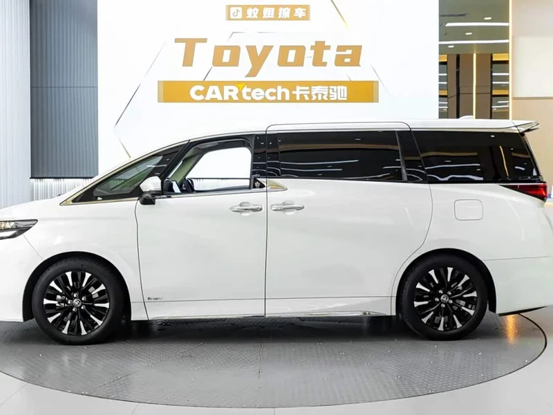 Toyota Vellfire — фото 3