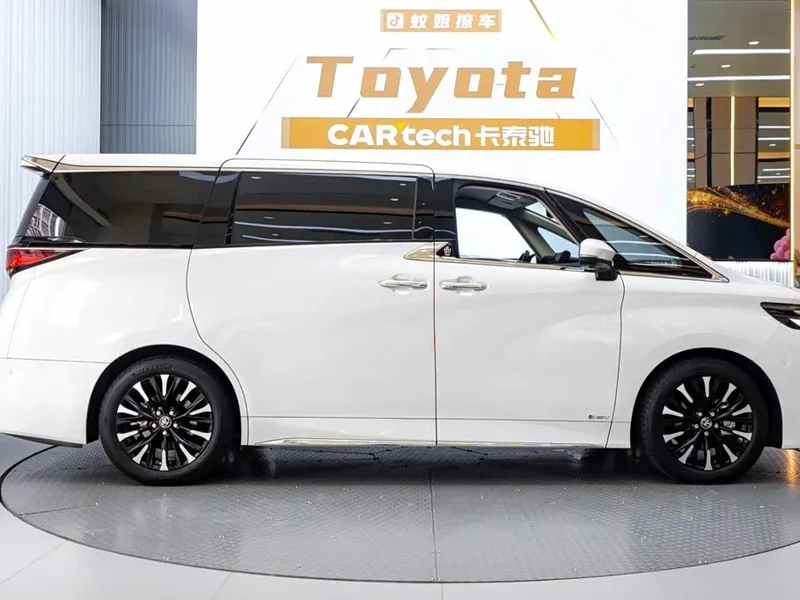 Toyota Vellfire — фото 4