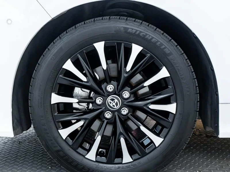 Toyota Vellfire — фото 10