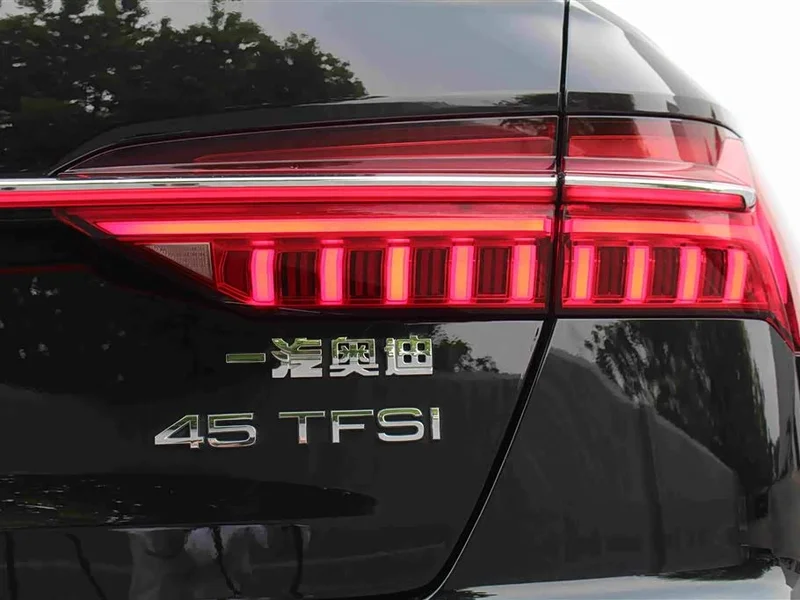 Audi A6L — фото 13