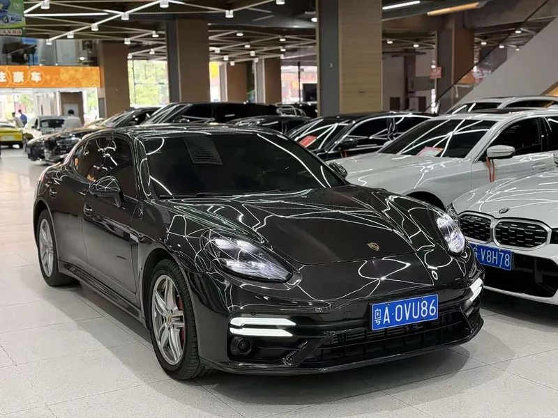 Porsche Panamera — фото 1