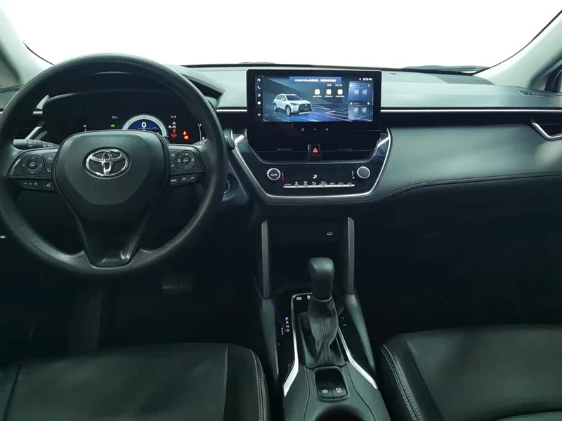 Toyota Corolla Cross — фото 12
