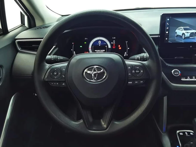 Toyota Corolla Cross — фото 15