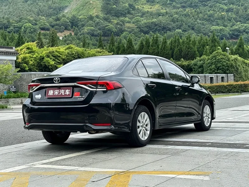 Toyota Corolla — фото 3