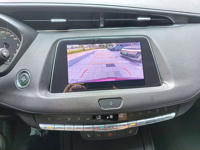 Cadillac XT4 — фото 17