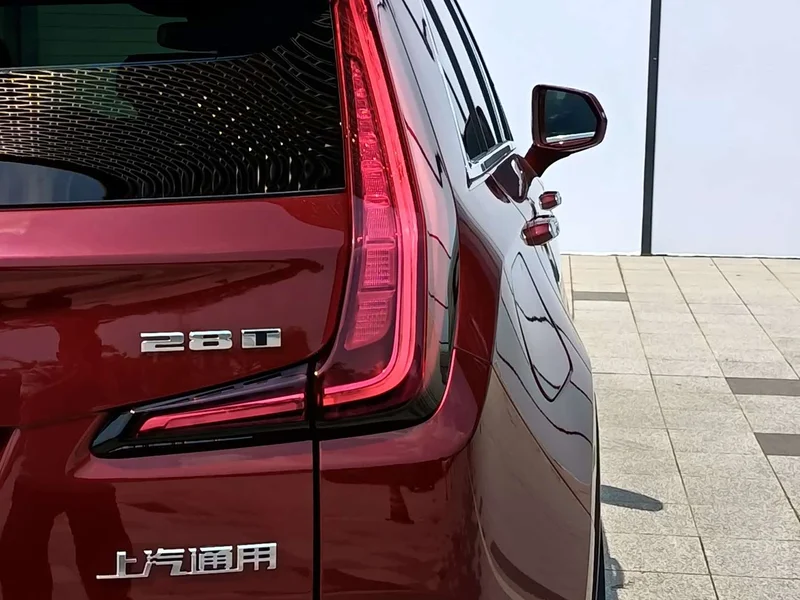 Cadillac XT4 — фото 20