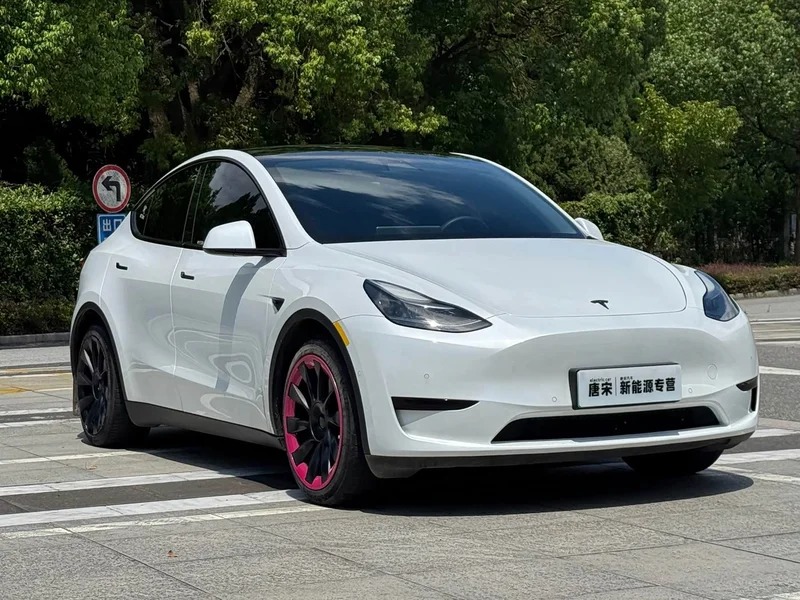 Tesla Model Y — фото 3