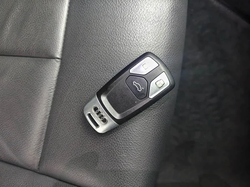 Audi A4L — фото 5