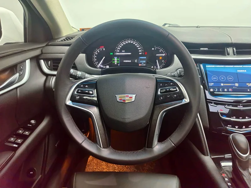 Cadillac XTS — фото 14