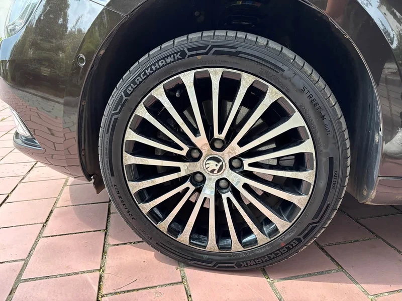 Skoda Superb — фото 20