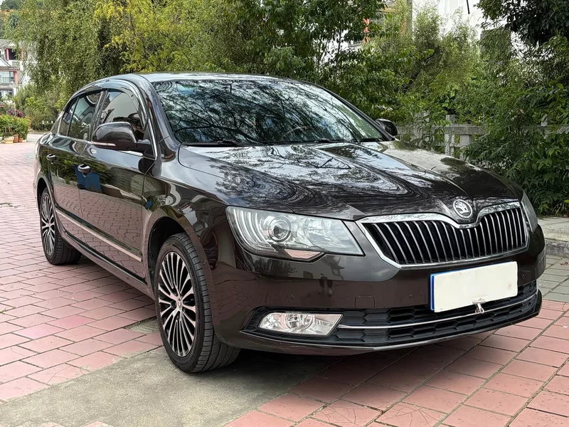 Skoda Superb — фото 3