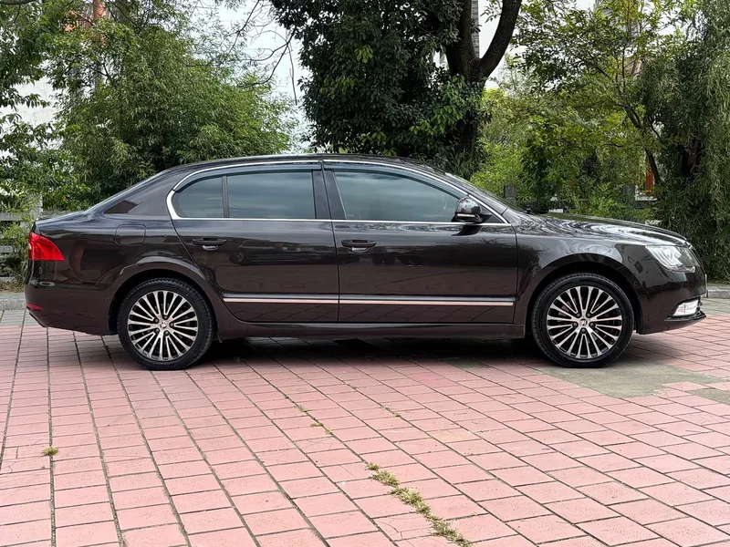 Skoda Superb — фото 4