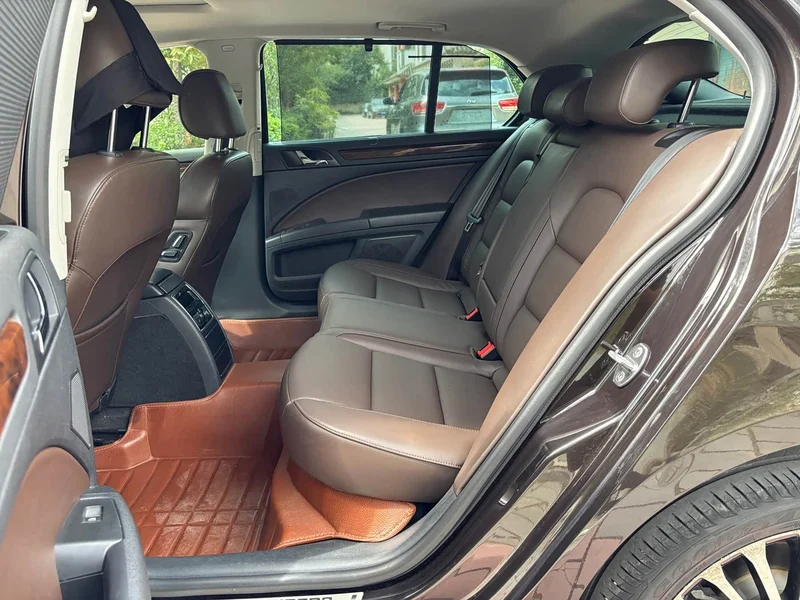 Skoda Superb — фото 5