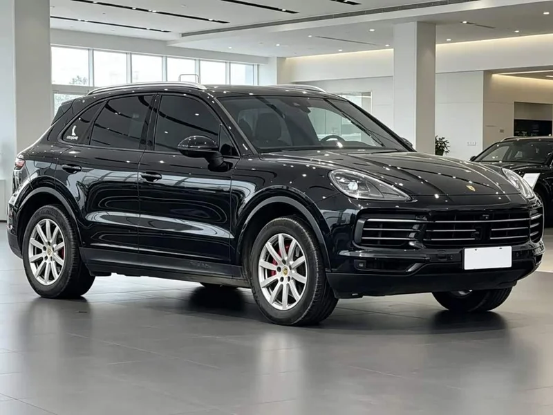 Porsche Cayenne — фото 1