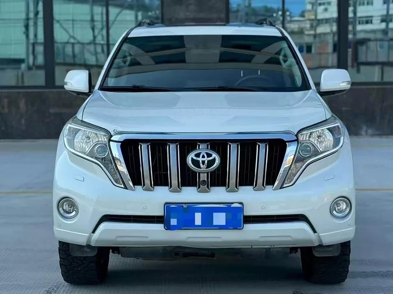 Toyota Prado — фото 2