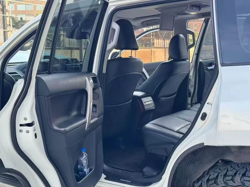 Toyota Prado — фото 4