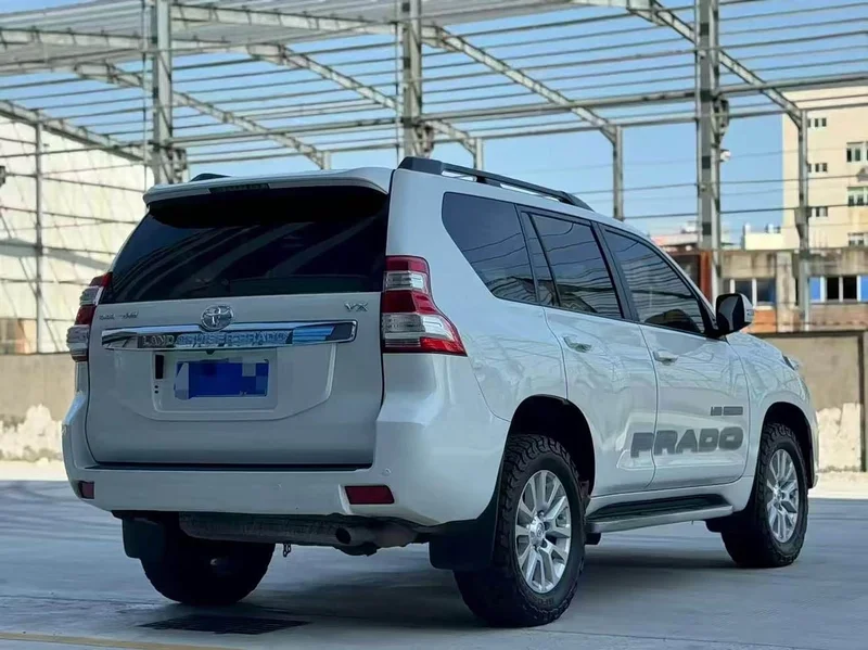 Toyota Prado — фото 8