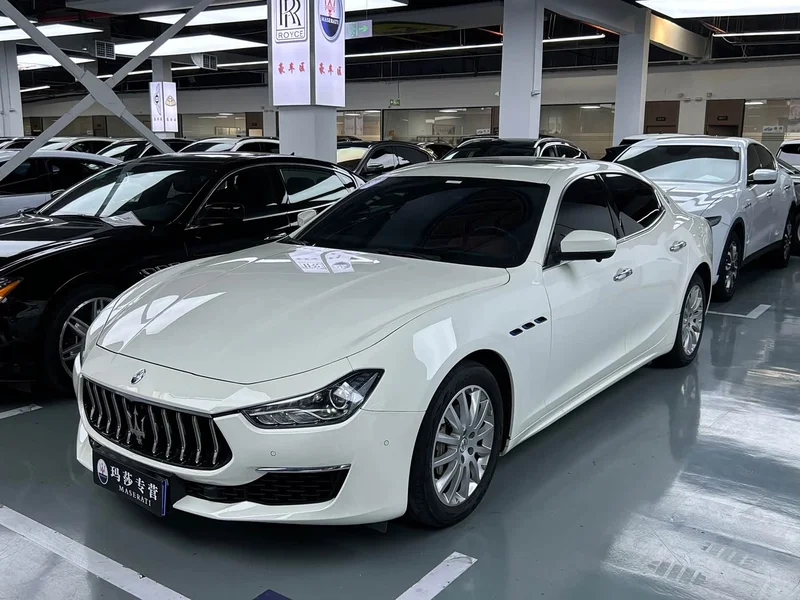 Maserati Ghibli — фото 1